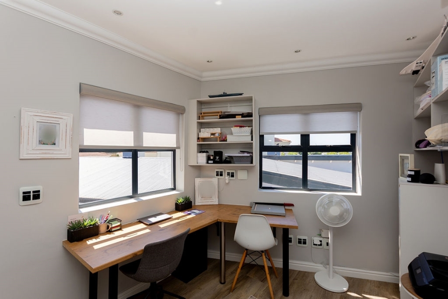 4 Bedroom Property for Sale in Calypso Beach Western Cape